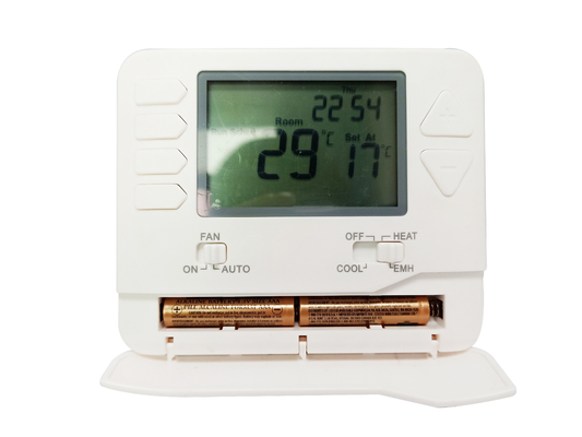 ±1C Accuracy Digital Room Thermostat with Battery Power Supply and LCD Display for Precise Temperature Adjustment